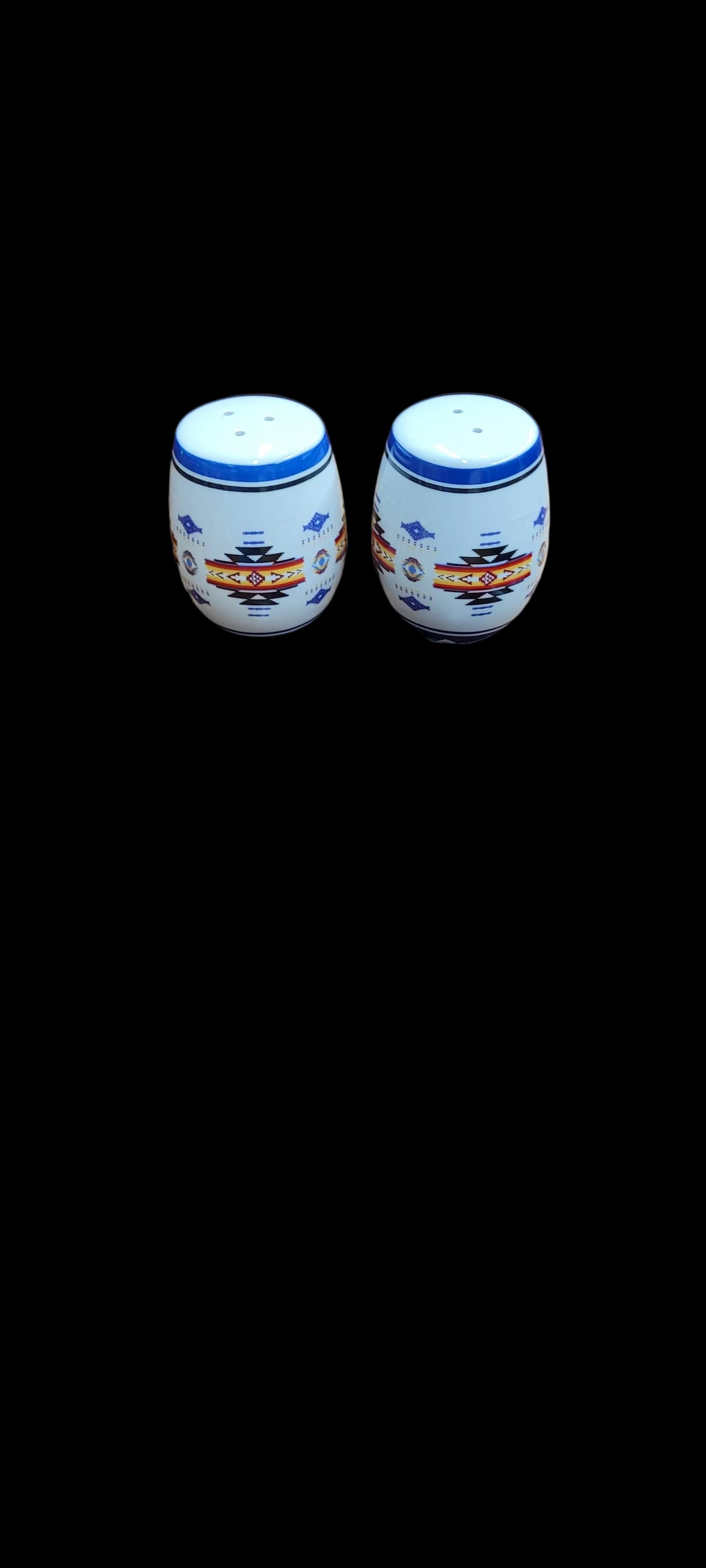 Nu Trendz salt & pepper shakers