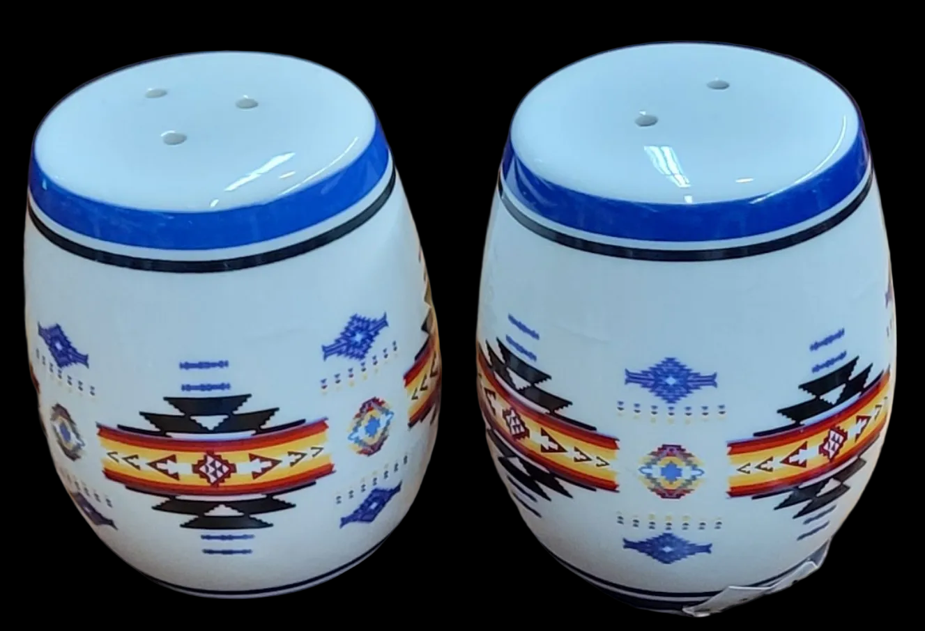 Nu Trendz salt & pepper shakers